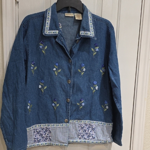 Bobbie Brooks Tops - Bobbie Brooks Light Blue Denim Top with Gold Logo Tag Size L